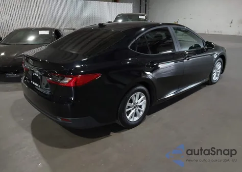 2025 Toyota Camry Le z USA, uszkodzony, nr VIN 4T1DAACK8SU640871